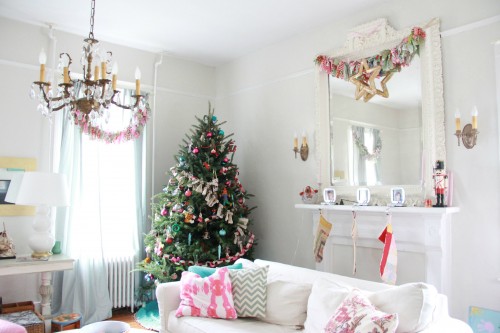 LIVING ROOM AND THE CHRISTMAS TREE