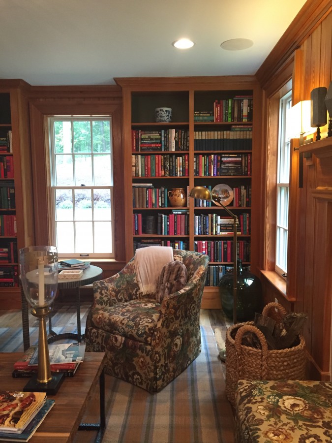 LIBRARY 2015 SOUTHERN LIVING IDEA HOUSE IN CHARLOTTESVILLE, VA. 