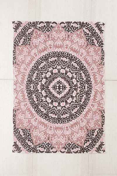 PLUM AND BOW RUG URBAN OUTFITTERS