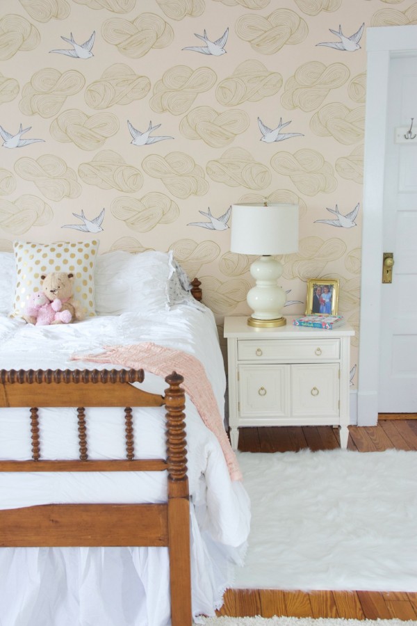 I DID A MAKEOVER OF PHOEBE'S BEDROOM FOR THE SPRING 2015 LINKING EVENT! 