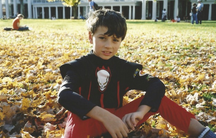 POWER RANGER TATE ON THE LAWN AT UVA...WHO KNEW THAT 11 YEARS LAETR HE WOULD BE WALKING THIS LAWN TO CLASS!