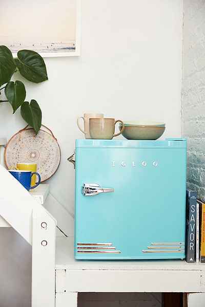 URBAN OUTFITTERS 1.6 CU FT MINI FRIDGE HOME SALE NOW 25% OFF