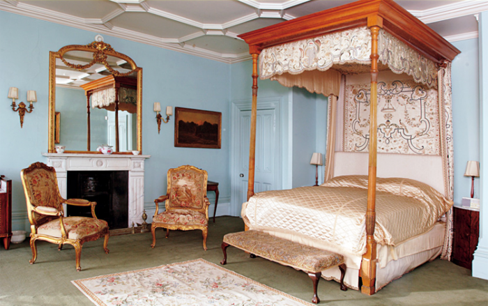 DOWNTON ABBEY MASTER BEDROOM KENSINGTON BLIS "oft, beautiful, tiffany blue walls (although depending on the lighting, this color ranges from a powder blue, as in this pic, to a more robins-egg blue), four poster canopy bed, ornate gilded mirror & sconces..."